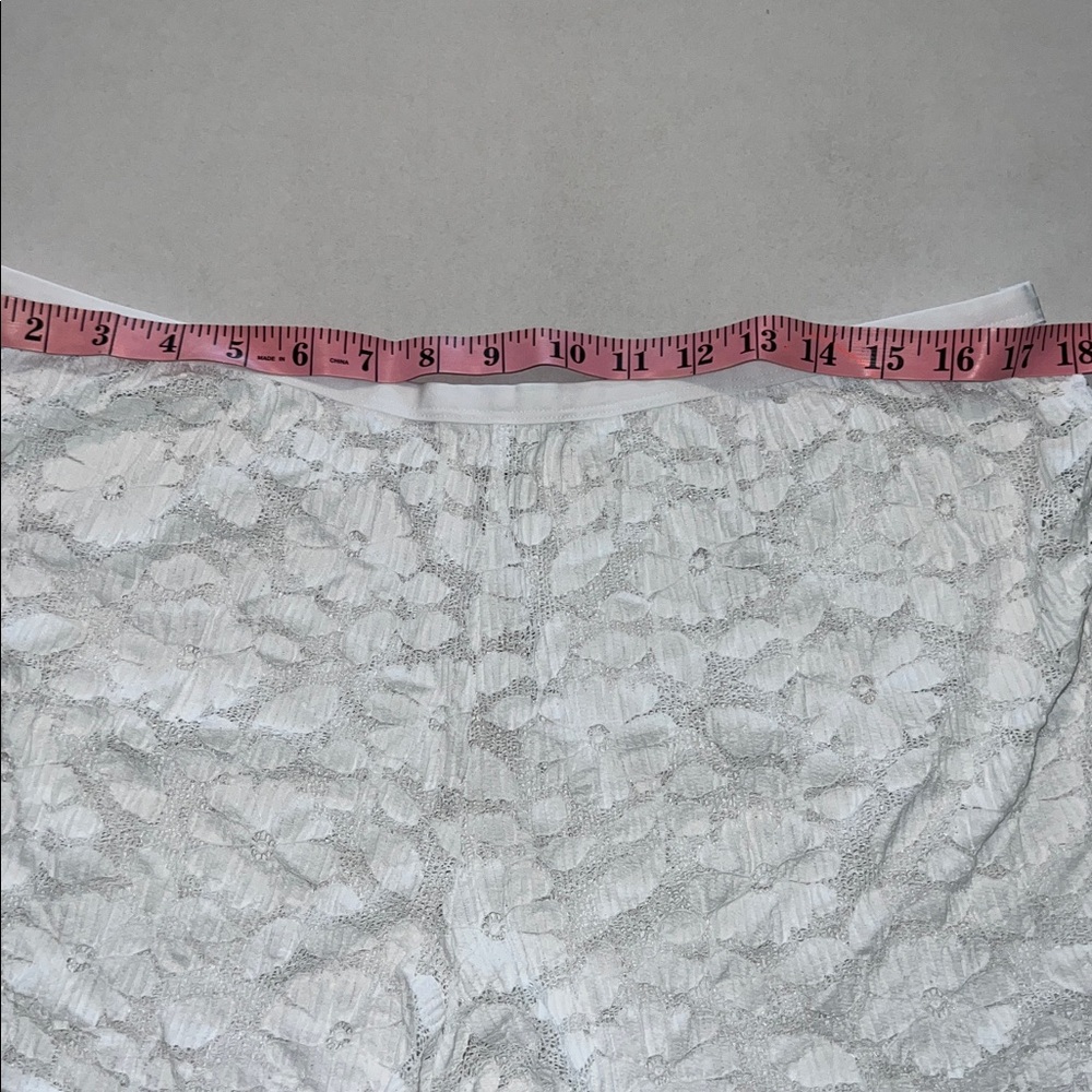 Aerie Lace shorts - Picture 3 of 6